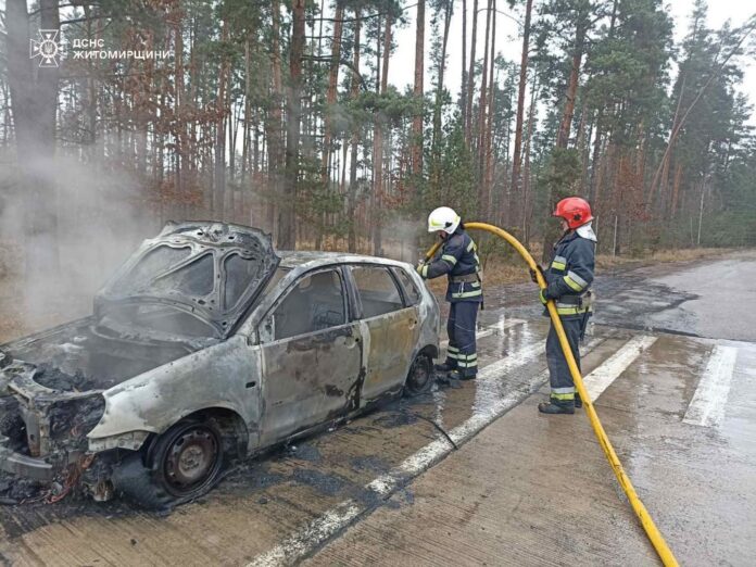 пожежа легковика Білий Берег