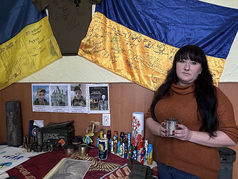 Сітка за сіткою: як жінки з Малинщини без упину допомагають фронту