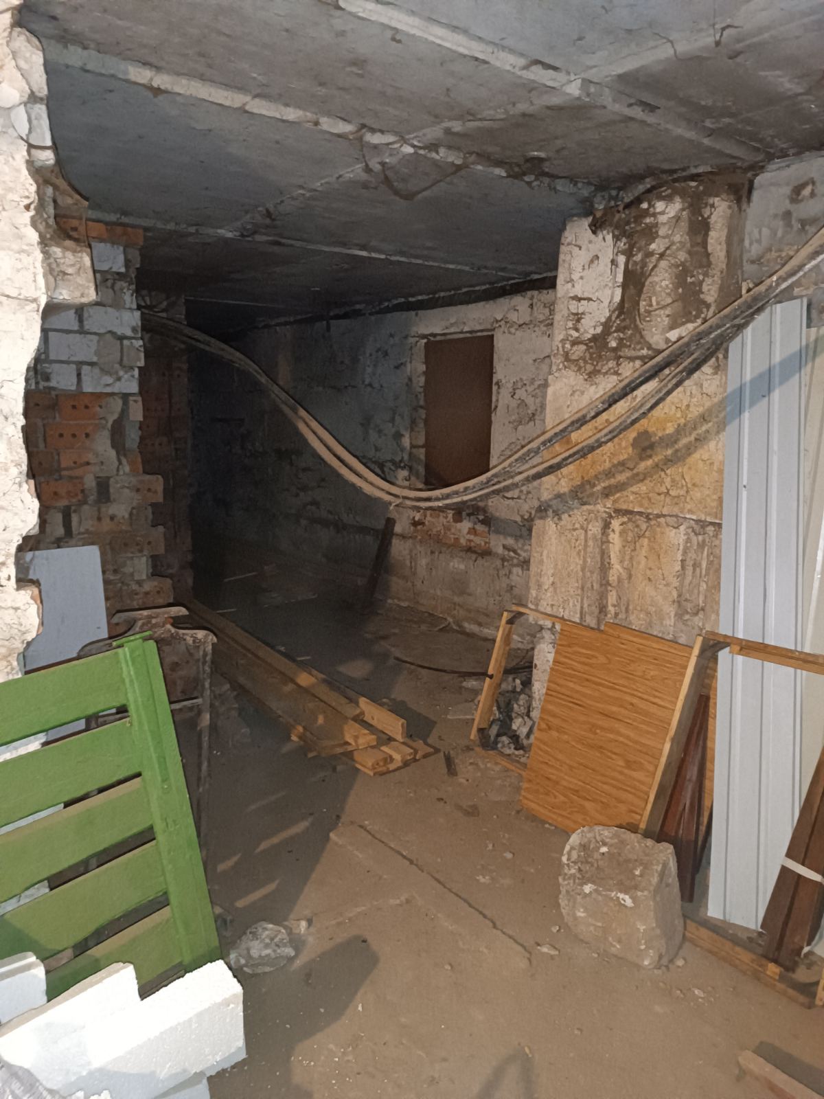 «Паперові укриття»: як у Малині підвали раптово стали протирадіаційними