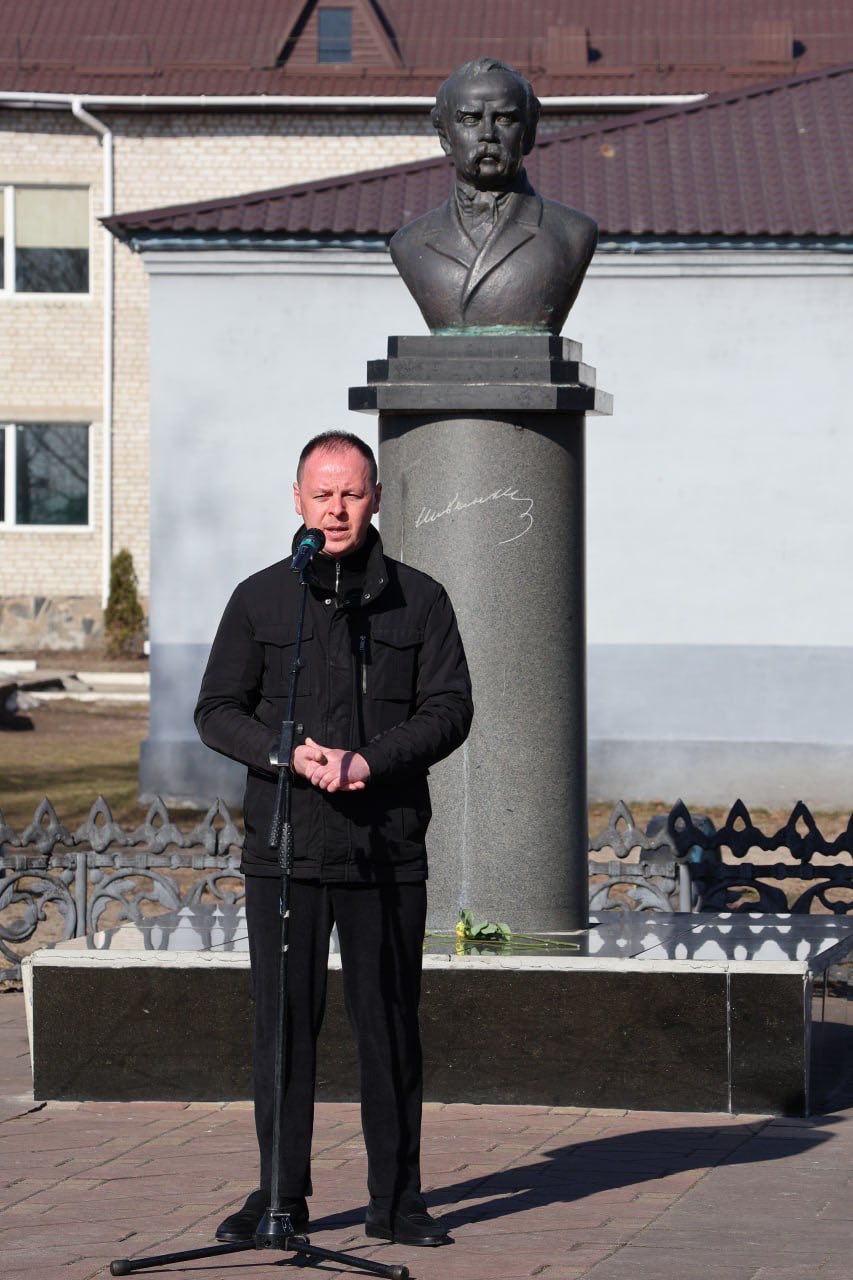 Вшанували Шевченка: у Малині відзначили 212-ту річницю з дня народження Кобзаря....