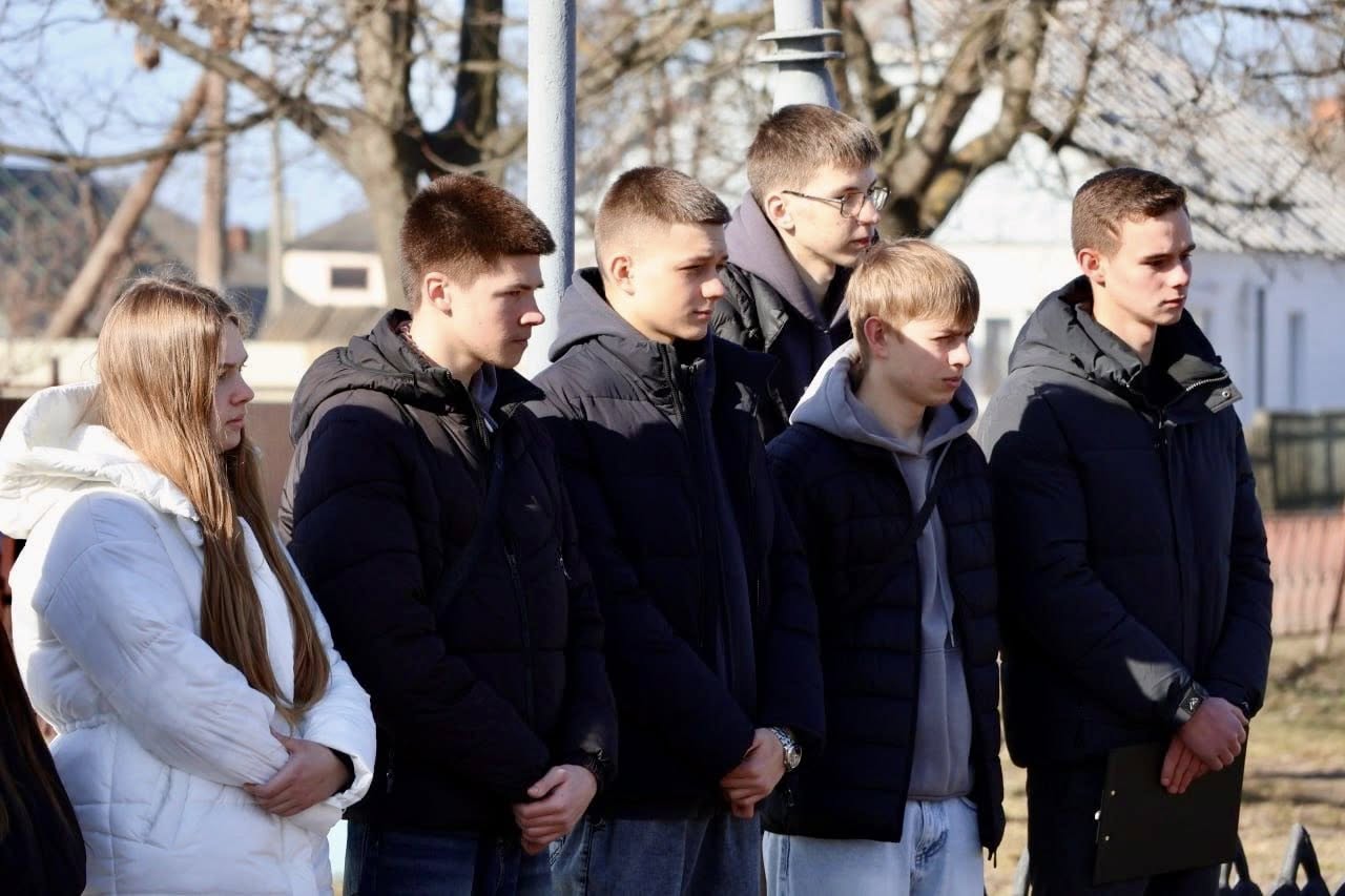 Вшанували Шевченка: у Малині відзначили 212-ту річницю з дня народження Кобзаря....