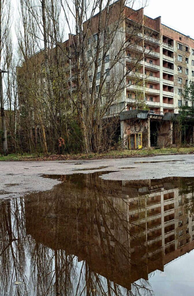 Весна у Прип’яті: місто розквітає крізь бетон і тишу. ФОТО