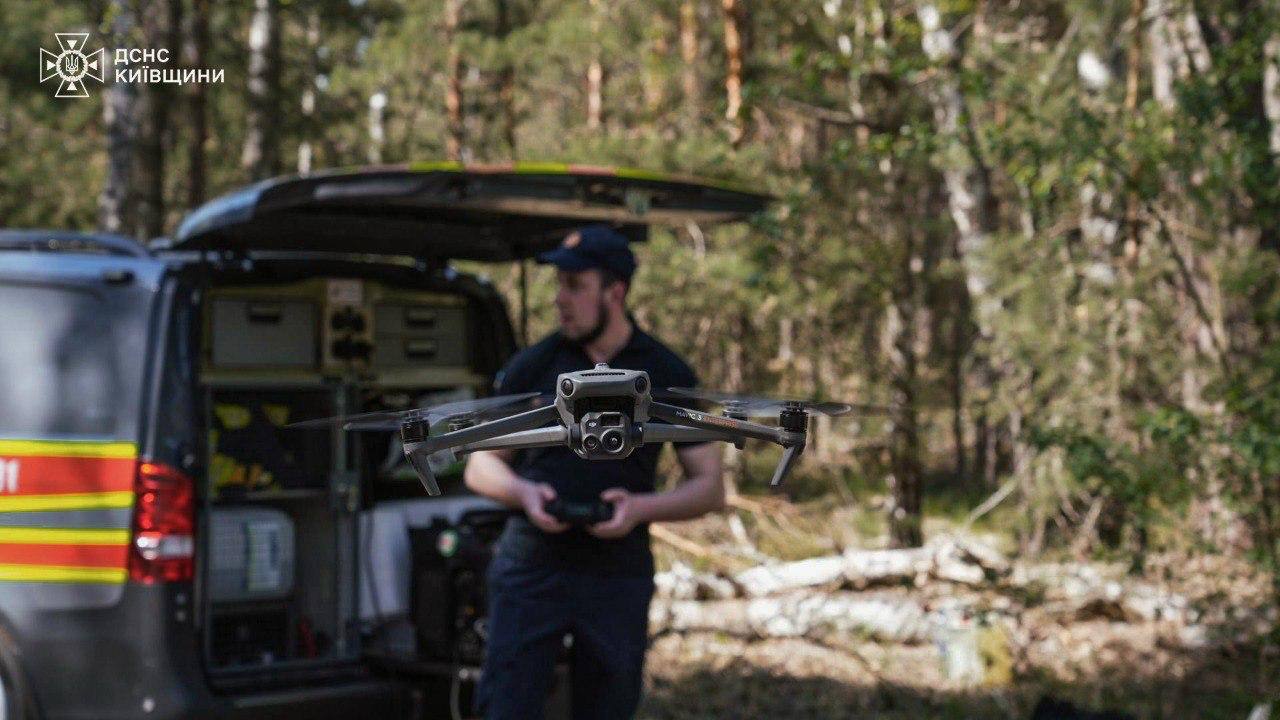 У Чорнобильській зоні гасять масштабну пожежу: вогонь охопив понад 1100 га...