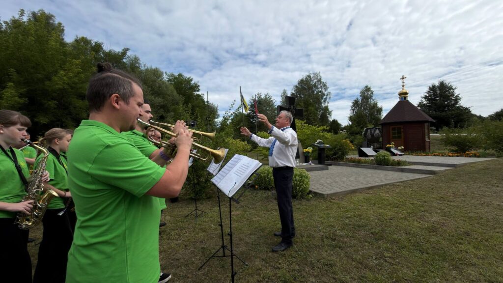Слова, закарбовані у камені: у Малині освятили пам’ятний знак Володимиру Петренку....