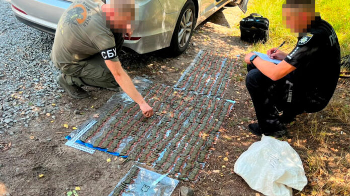 У Житомирі затримали колишнього військового, якого підозрюють у торгівлі «трофейною» зброєю