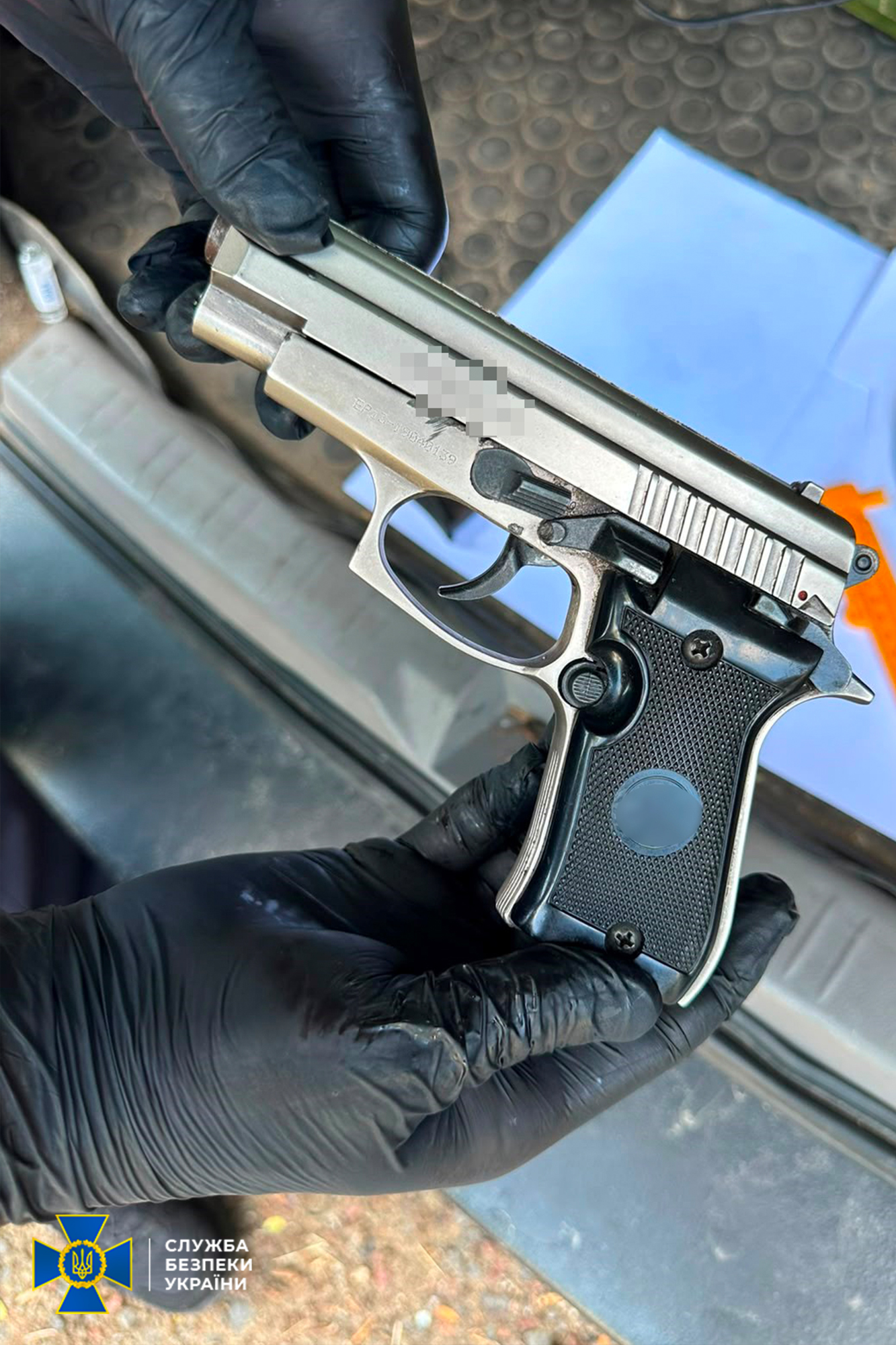 У Житомирі затримали колишнього військового, якого підозрюють у торгівлі «трофейною» зброєю