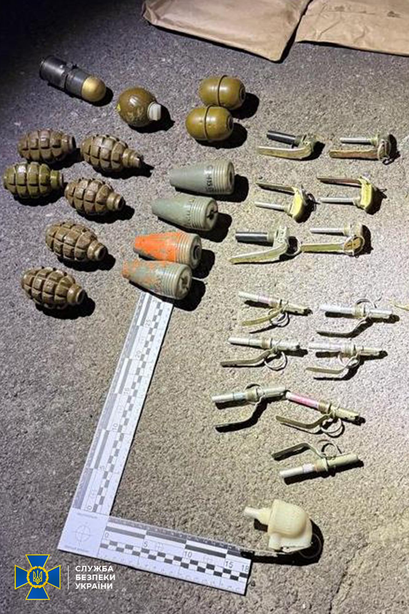 У Житомирі затримали колишнього військового, якого підозрюють у торгівлі «трофейною» зброєю