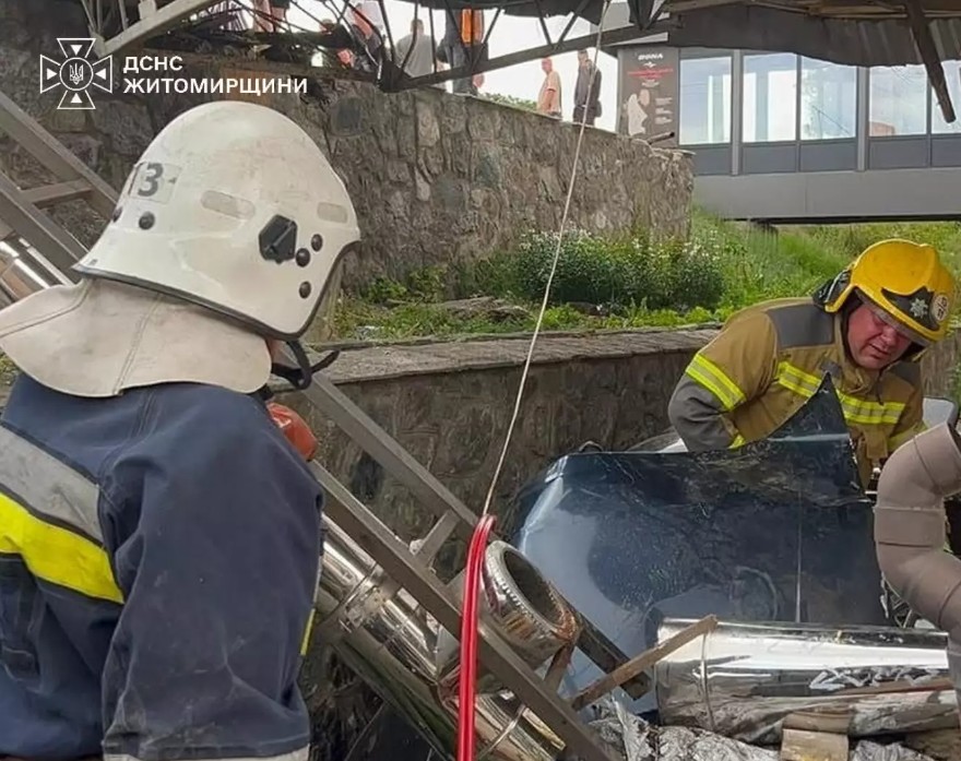 «Водієві стало погано»: що відомо про ДТП біля базару в Малині