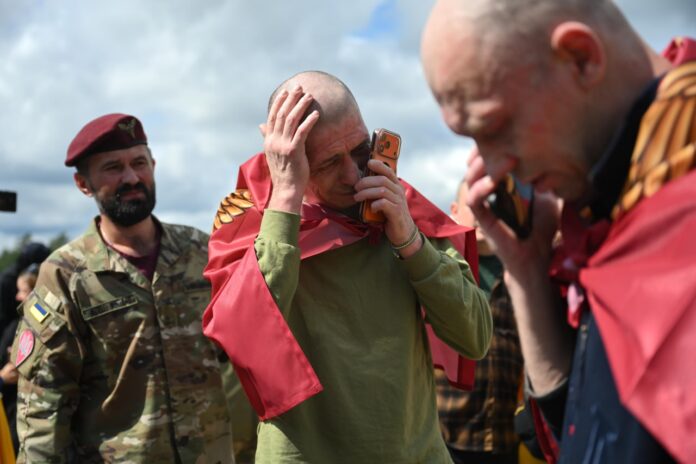 З полону повернули вісьмох військових із Житомирщини: серед них — захисник...