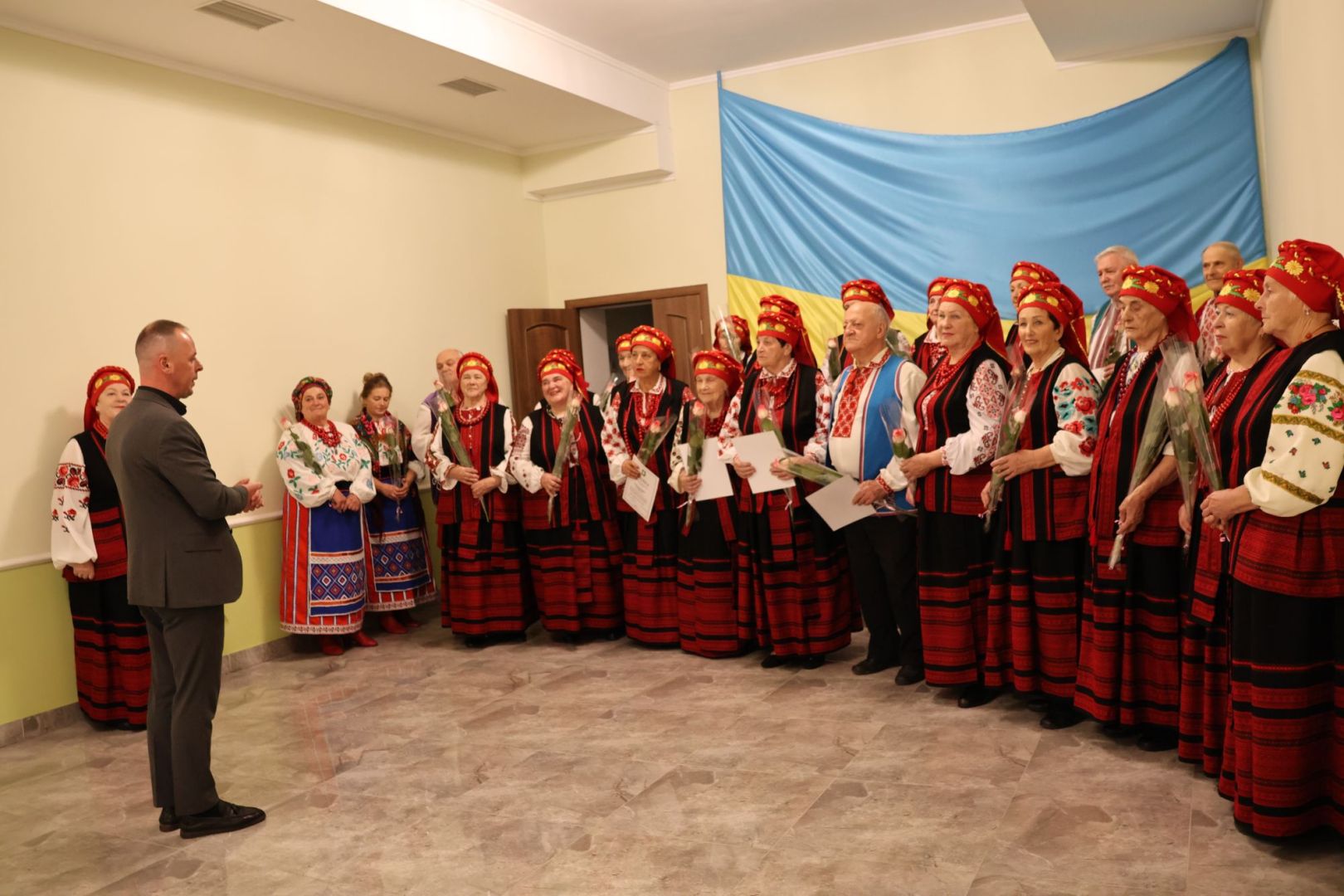 Пісні, поліська кухня й вишиті картини: у Малині виступив хор «Ветеран»
